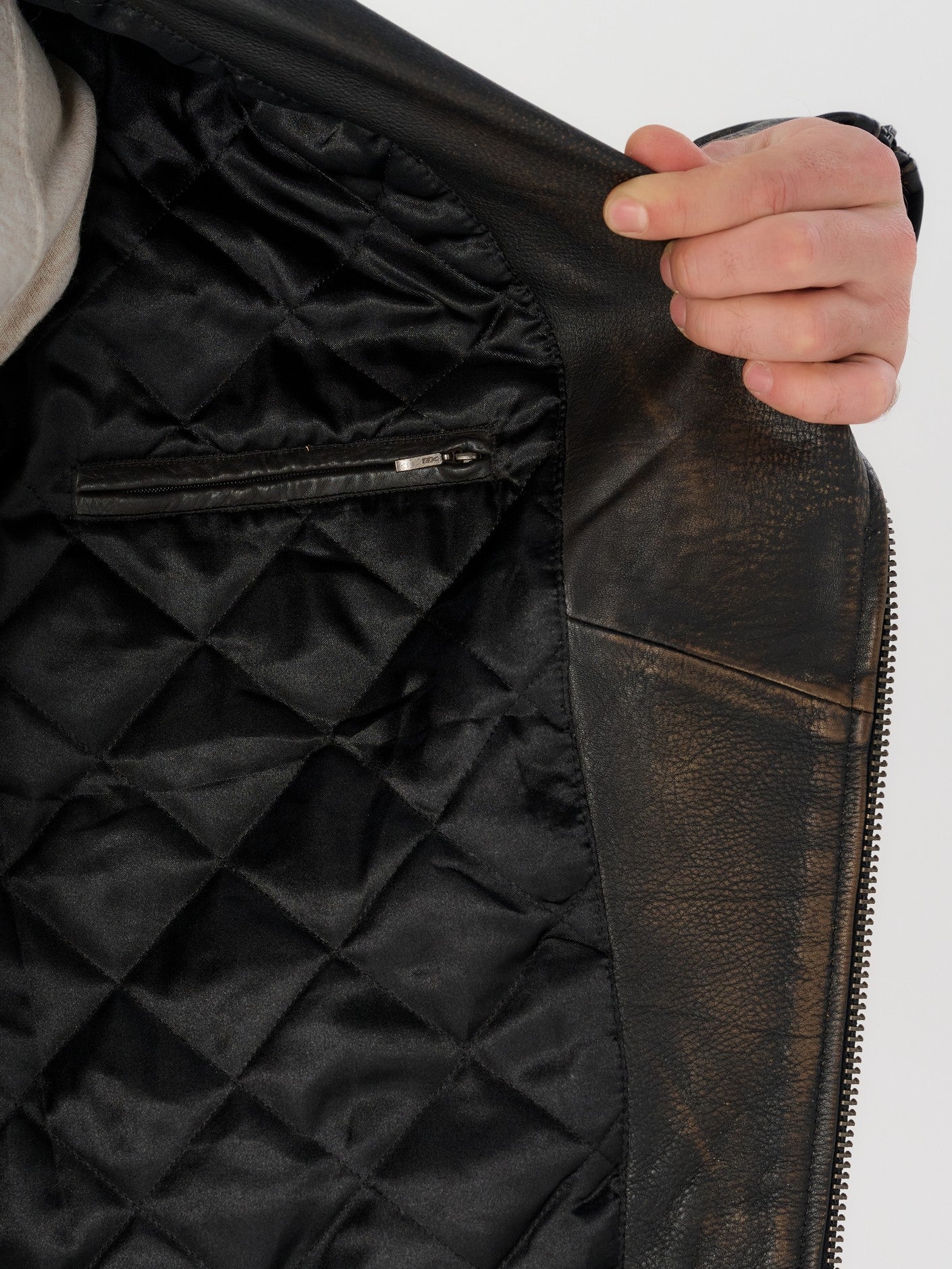 Black vintage biker jacket quilted lining detail – DM Legend