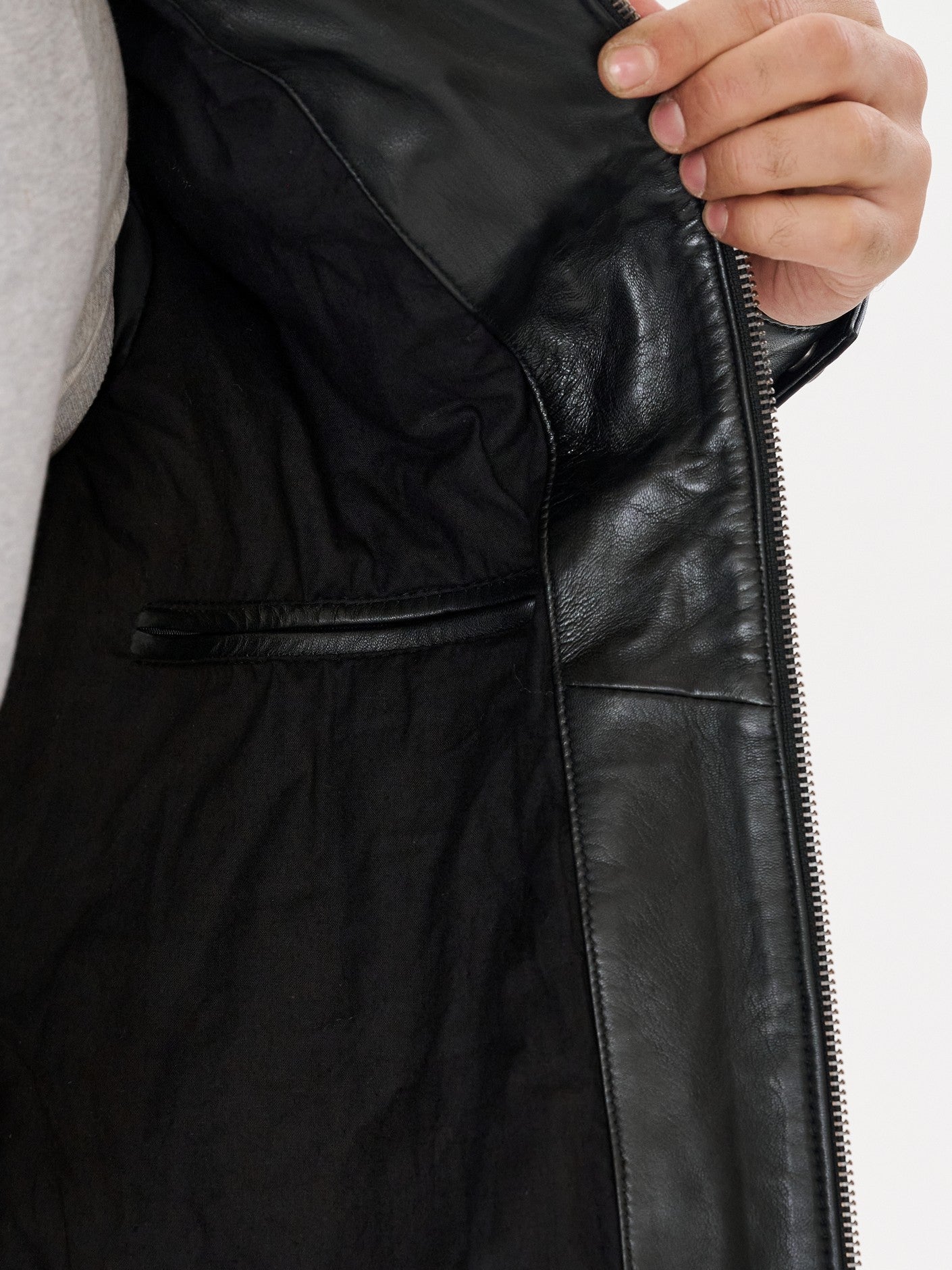 Black cafe racer jacket inner lining detail – DM Legend