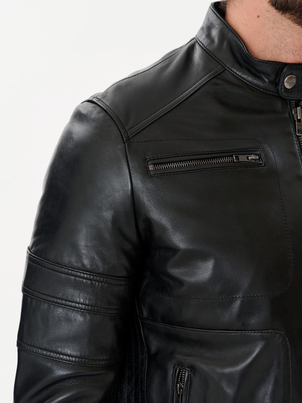 Black cafe racer jacket collar and shoulder detail – DM Legend
