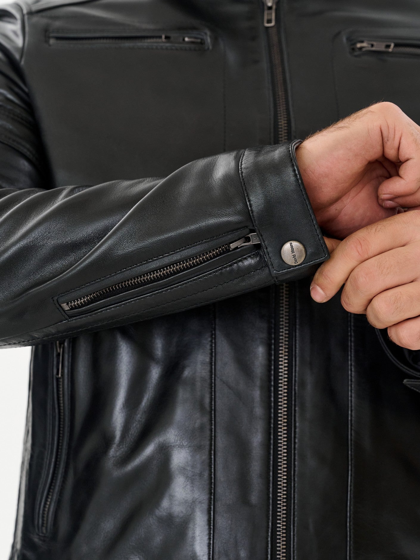 Black cafe racer jacket cuff and zip detail – DM Legend
