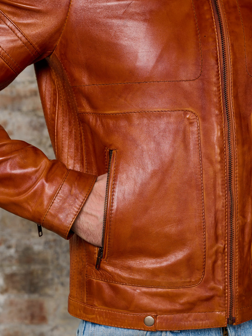 Cognac cafe racer jacket shoulder and sleeve detail – DM Legend